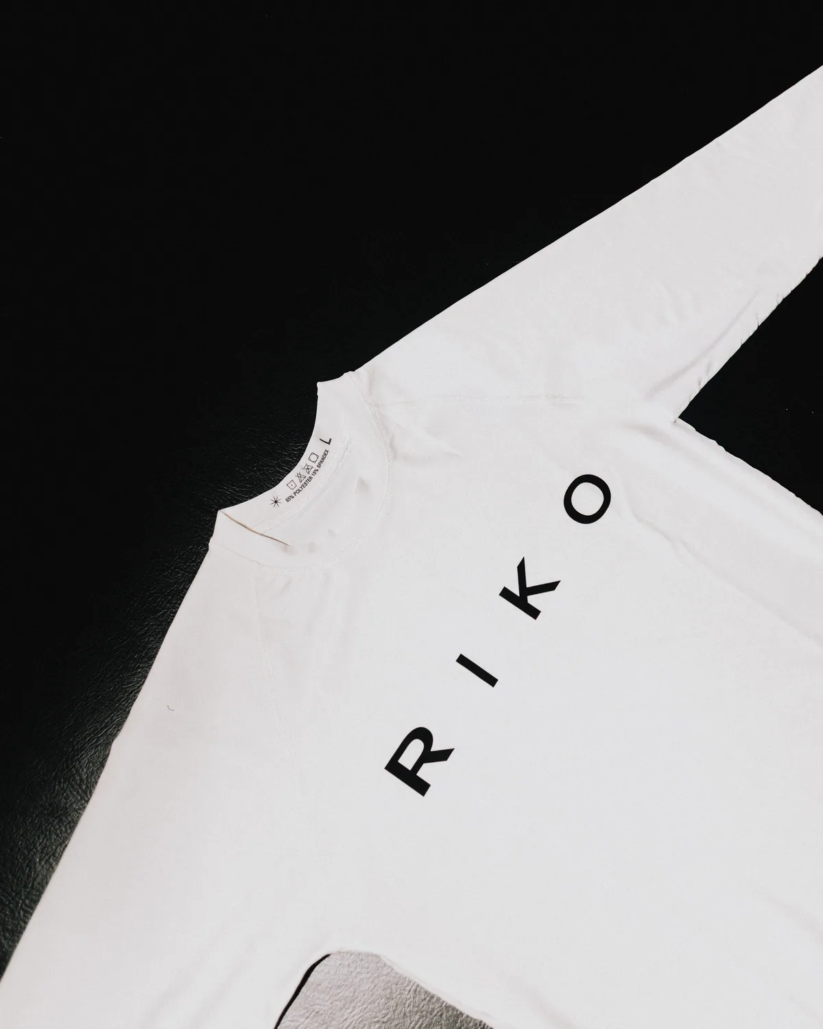 Rashguard · Sand, chest detail